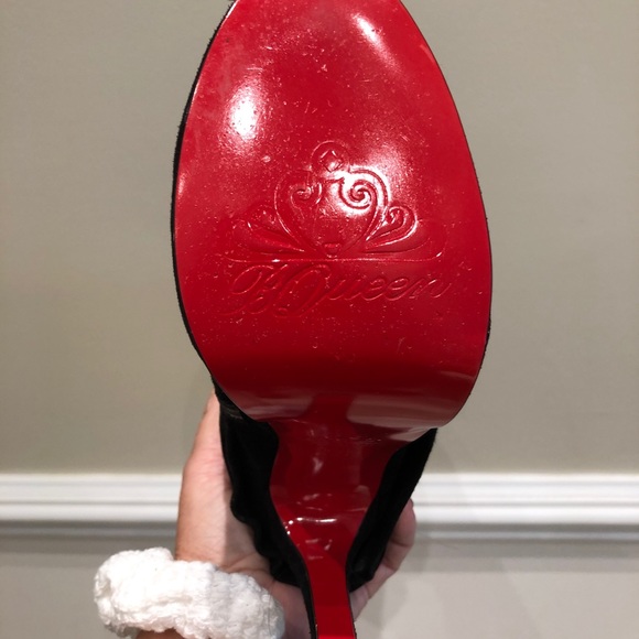 Gorgeous Italian B Queen Red Sole Black Suede Leather! - Picture 5 of 13